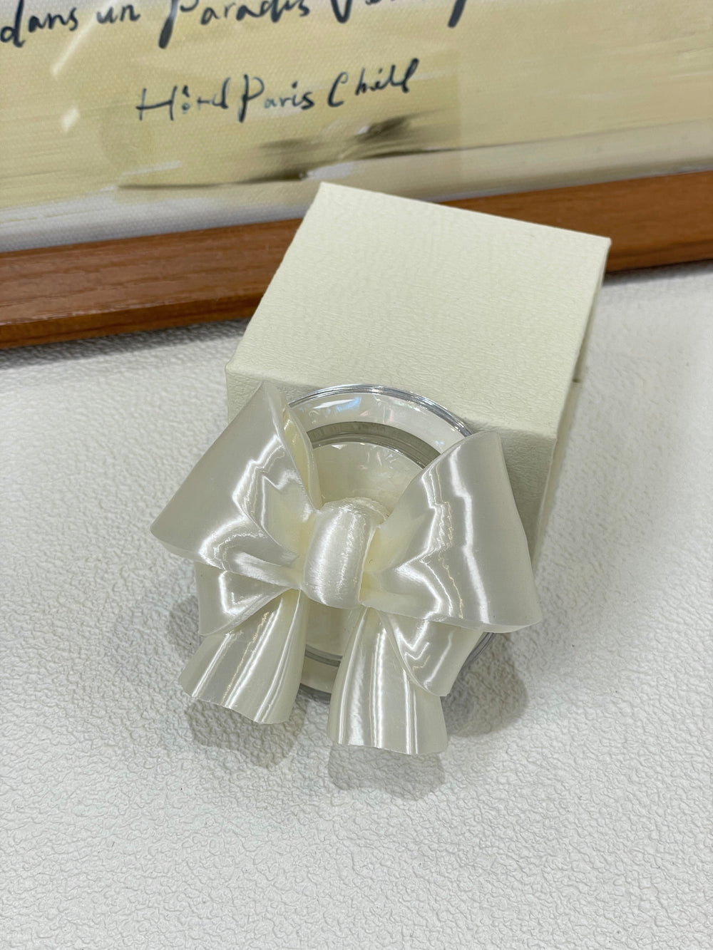 Silk White Bow Magnetic Phone Grip detail by UNICOLOOM