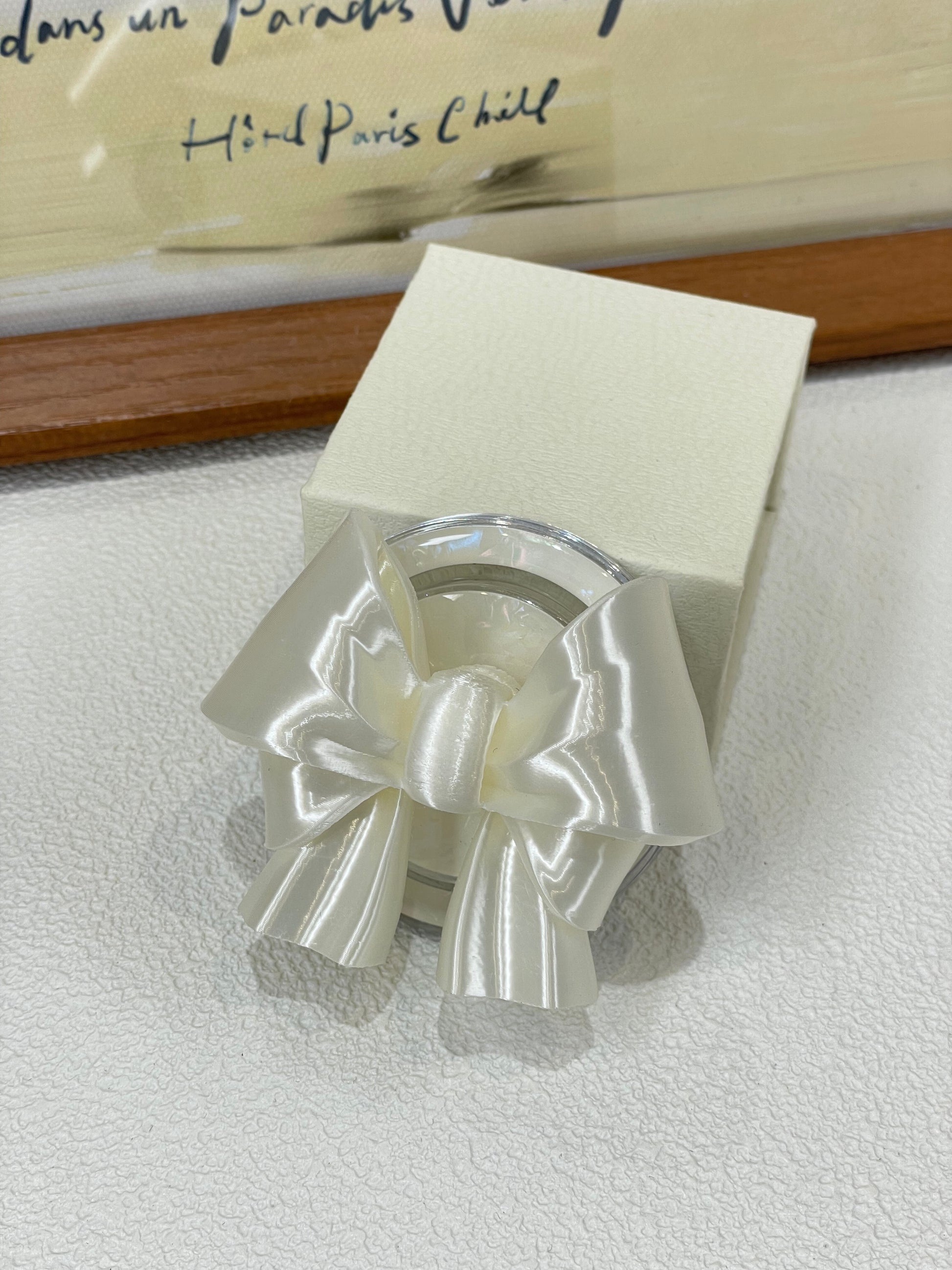 Silk White Bow Magnetic Phone Grip detail by UNICOLOOM