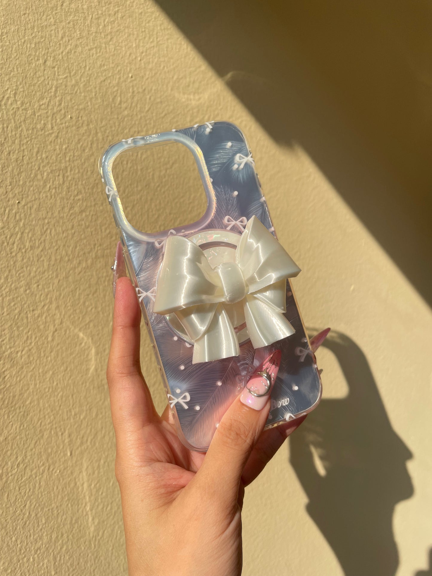 Bow Magnetic Phone Grip color styling on phone by UNICOLOOM